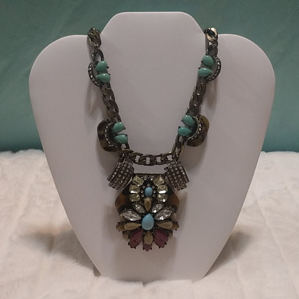 Beautiful statement necklace - Picture 5 of 5